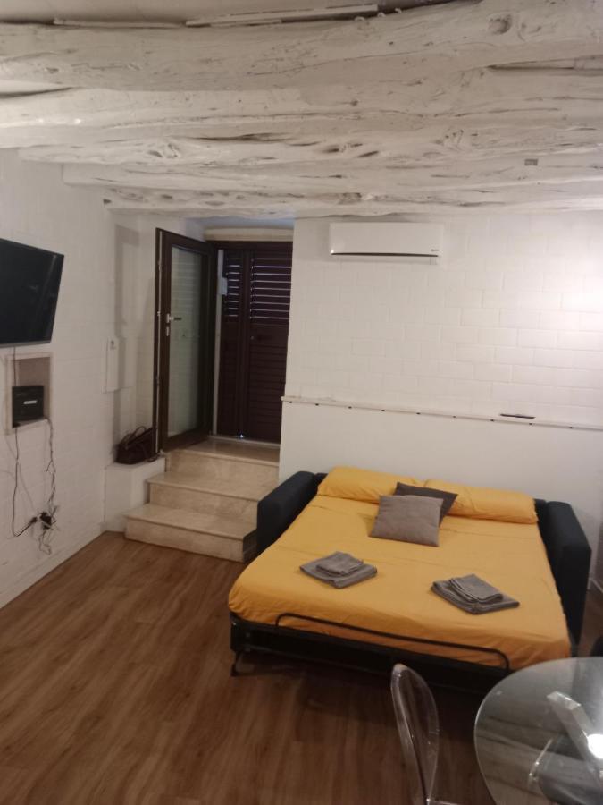 Abbalughente Central Rooms Кальяри Экстерьер фото